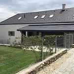 Zimo Taliandoeroegdi Mozihaz Апартаменты *