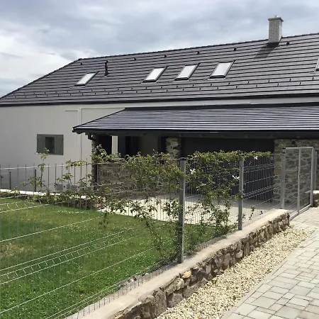 Zimo Taliándörögdi Moziház Apartman *