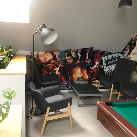 Zimo Taliándörögdi Moziház Apartman *