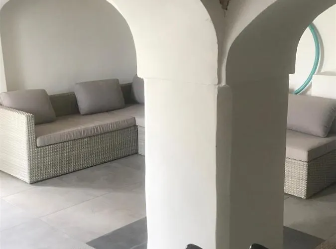 דירה Zimo Taliandoeroegdi Mozihaz *